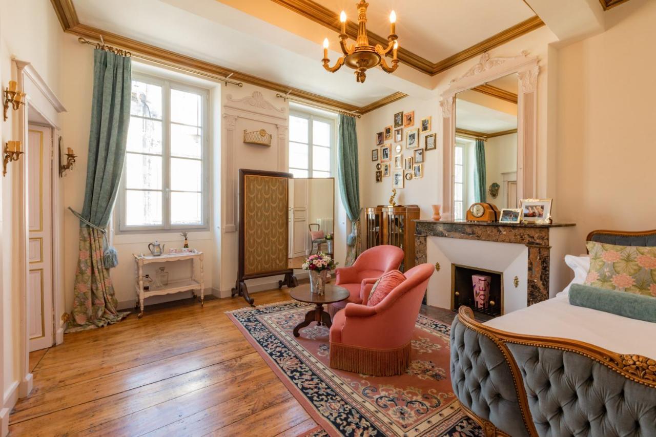 Champagne House - Elegance, Luxury And Charm Bed & Breakfast Condom Exterior photo