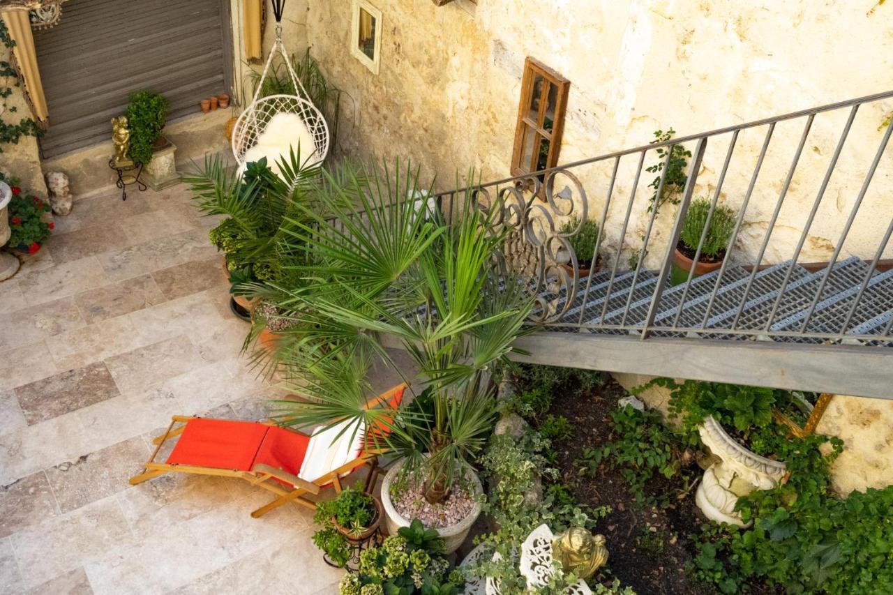 Champagne House - Elegance, Luxury And Charm Bed & Breakfast Condom Exterior photo