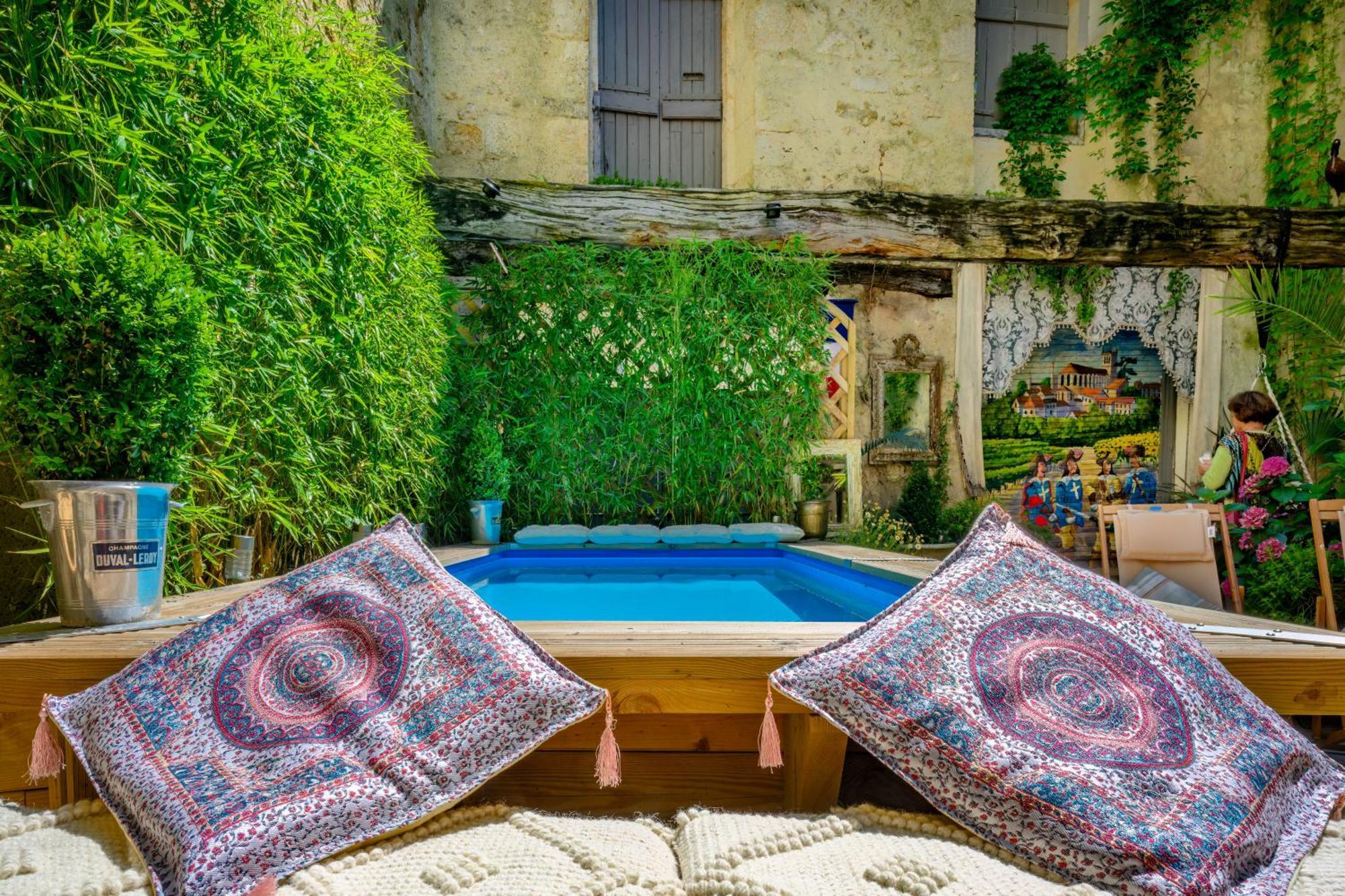 Champagne House - Elegance, Luxury And Charm Bed & Breakfast Condom Exterior photo